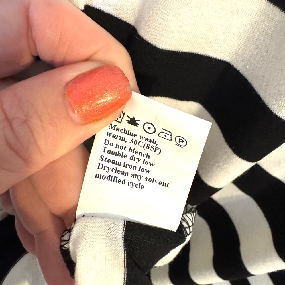 NWT  BLACK/WHITE  CASUAL SUMMER DRESS  SMALL    #CL - Picture 8 of 10